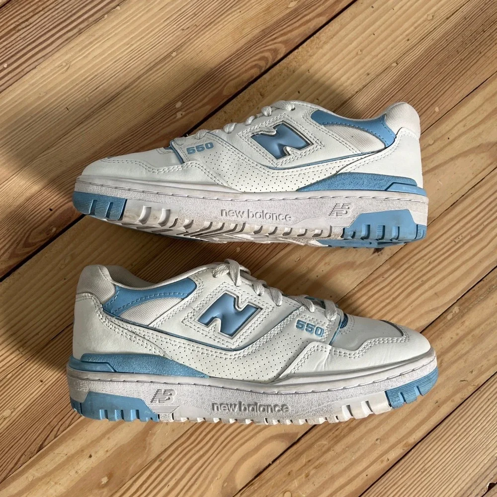 New Balance 550 Women Size 7 Blue Haze White Athletic Retro Sneaker BBW550BC - Picture 2 of 9